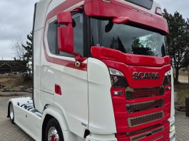 SCANIA 450S LOW DECK MEGA