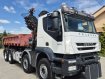 IVECO TRAKKER 8X4 nosič kontejnerů + hydraulická ruka na dálkové ovládání + třístranný vyklápěč
